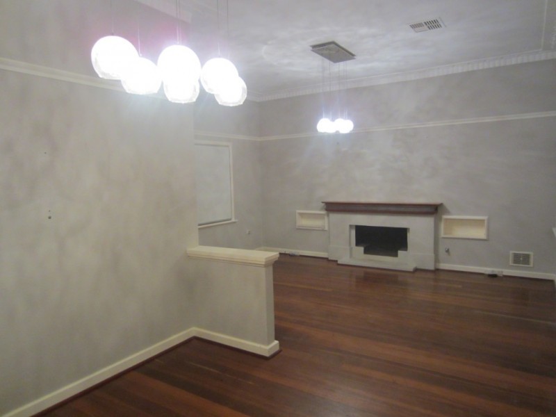 10 Grand Promenade, Bayswater WA 6053