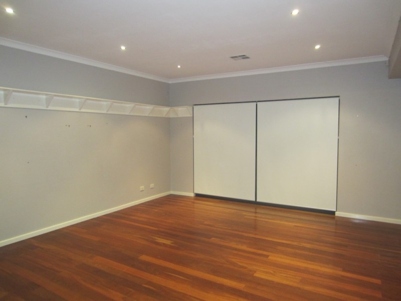 10 Grand Promenade, Bayswater WA 6053