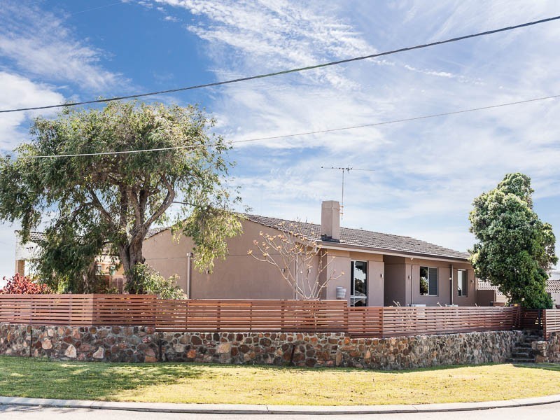 7 Joffre Road, Trigg WA 6029