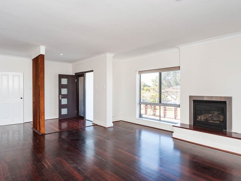 7 Joffre Road, Trigg WA 6029