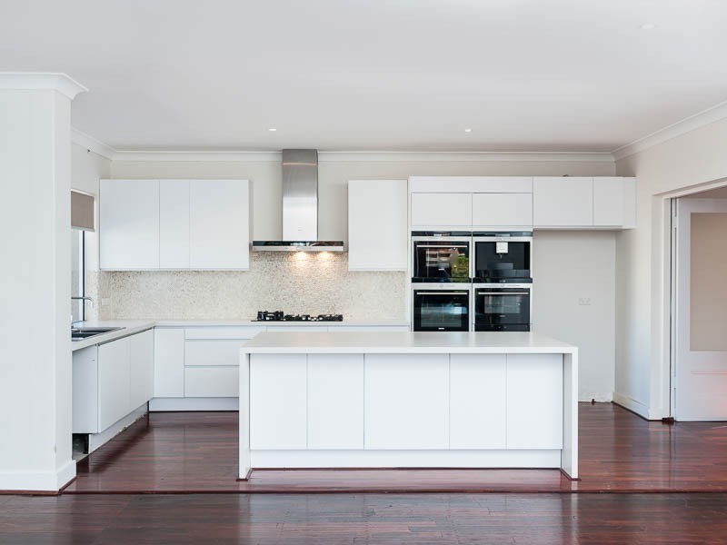 7 Joffre Road, Trigg WA 6029