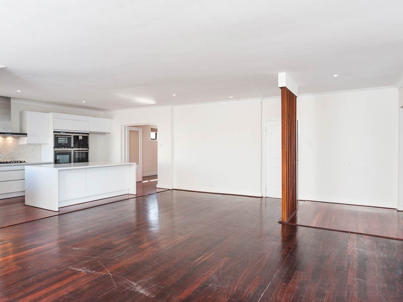 7 Joffre Road, Trigg WA 6029