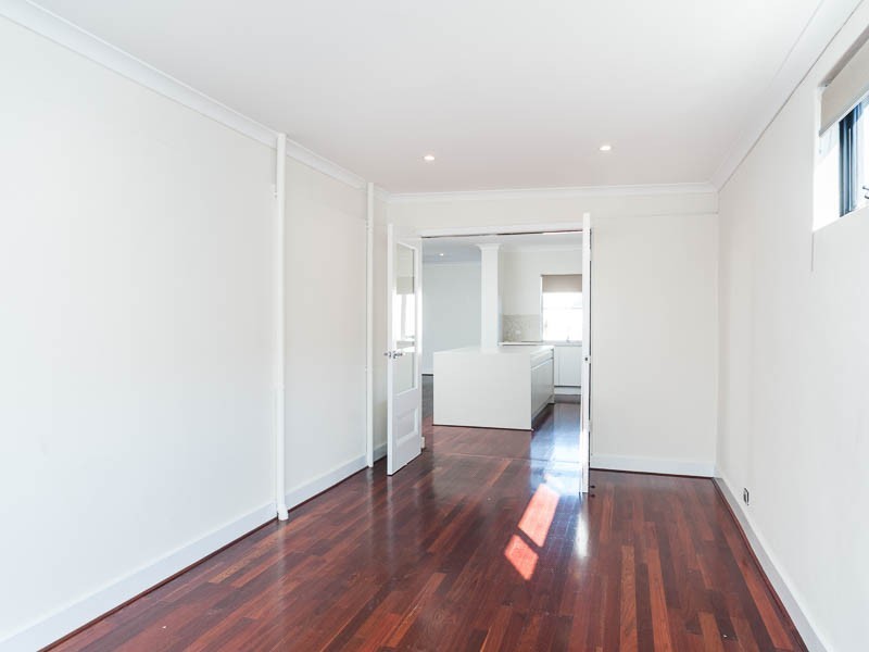 7 Joffre Road, Trigg WA 6029