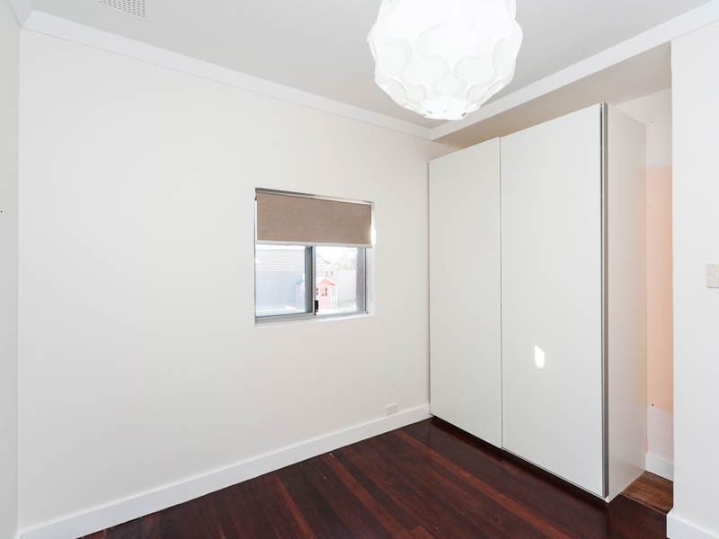 7 Joffre Road, Trigg WA 6029