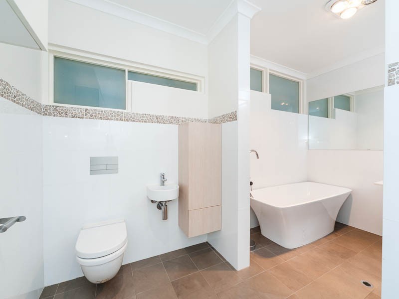 7 Joffre Road, Trigg WA 6029