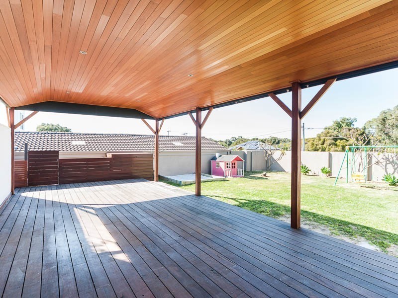 7 Joffre Road, Trigg WA 6029