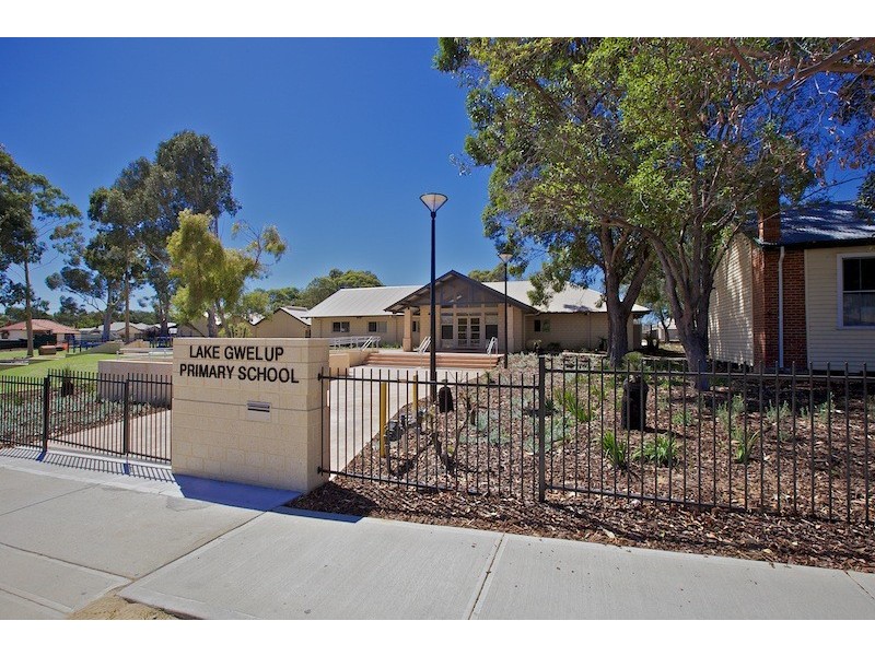 16 The Rise, Gwelup WA 6018