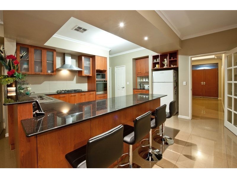 8 The Rise, Gwelup WA 6018