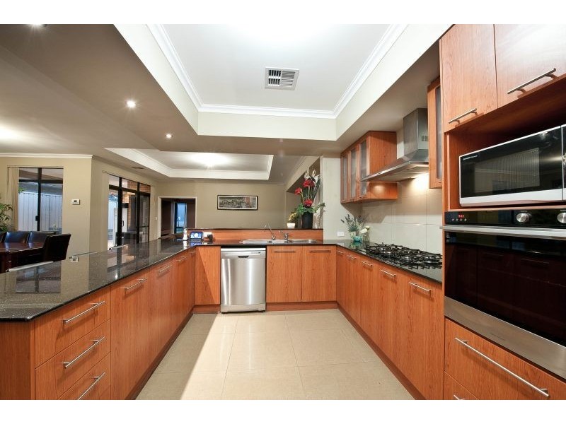 8 The Rise, Gwelup WA 6018