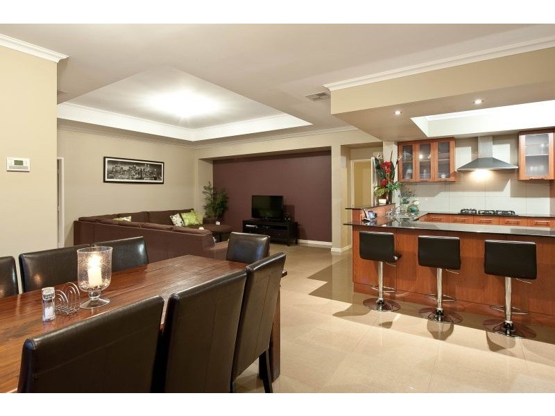 8 The Rise, Gwelup WA 6018