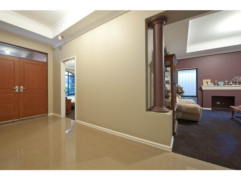 8 The Rise, Gwelup WA 6018