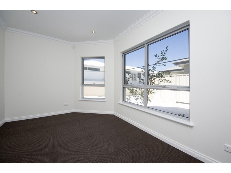 4B Dean Street, Karrinyup WA 6018