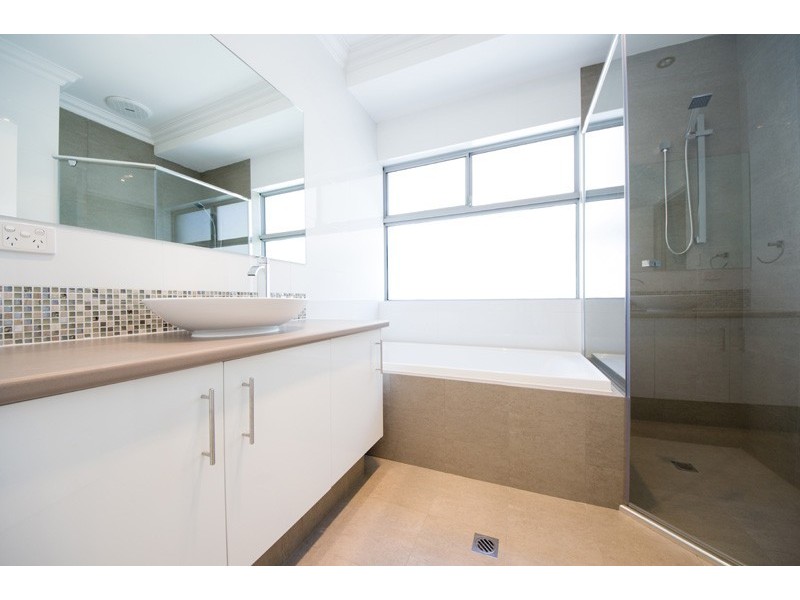 4B Dean Street, Karrinyup WA 6018