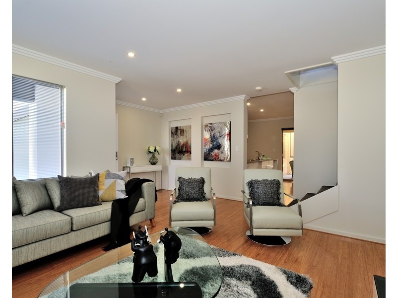 8b Donatti Road, Innaloo WA 6018