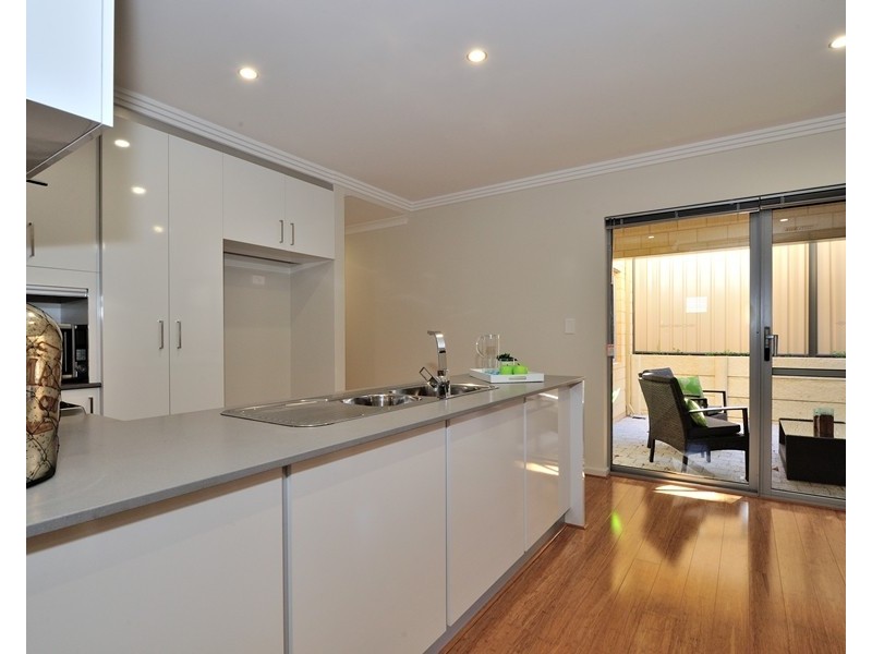 8b Donatti Road, Innaloo WA 6018