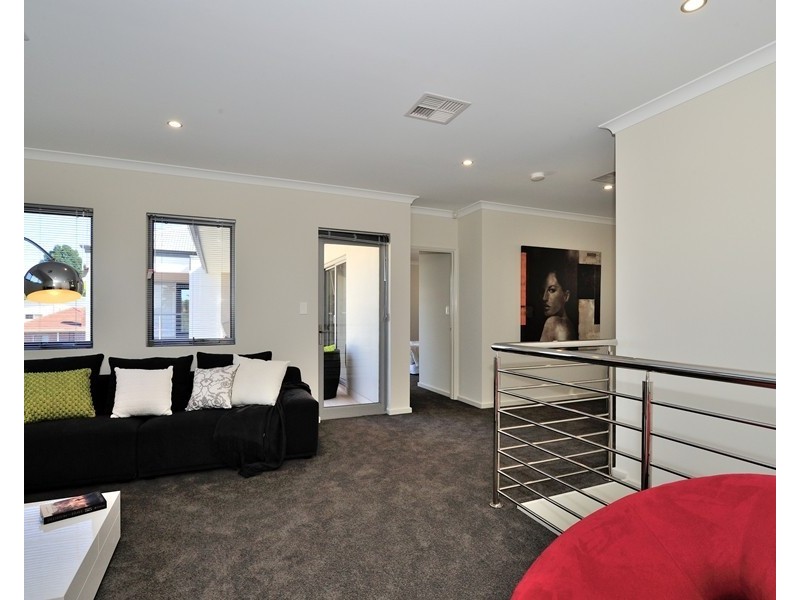 8b Donatti Road, Innaloo WA 6018