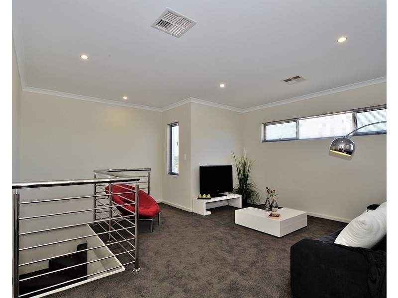 8b Donatti Road, Innaloo WA 6018