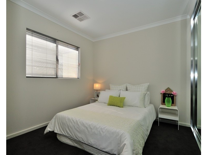 8b Donatti Road, Innaloo WA 6018