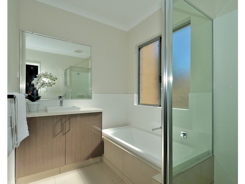 8b Donatti Road, Innaloo WA 6018