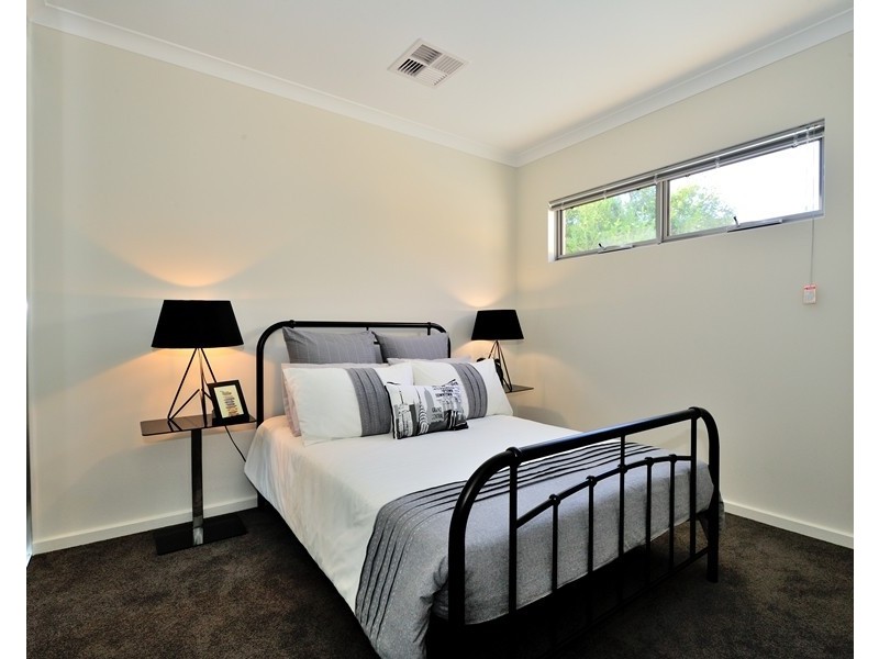 8b Donatti Road, Innaloo WA 6018