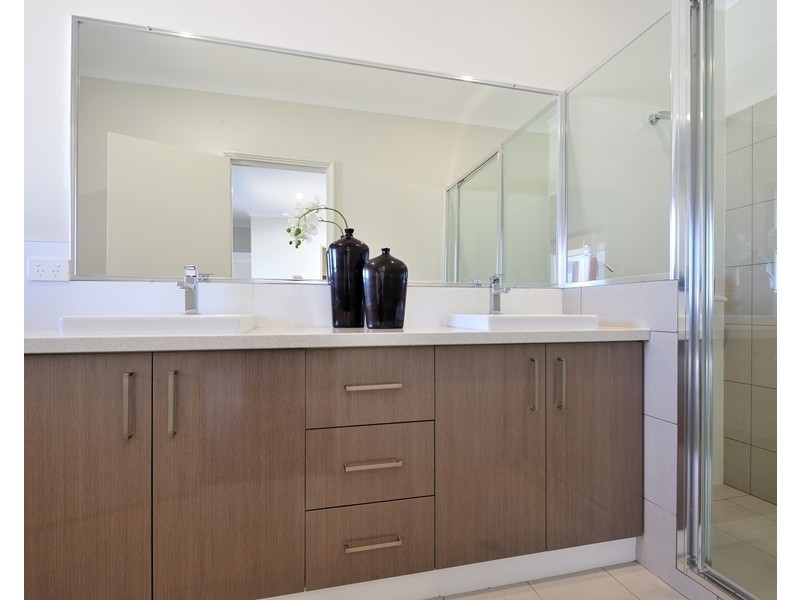 8b Donatti Road, Innaloo WA 6018