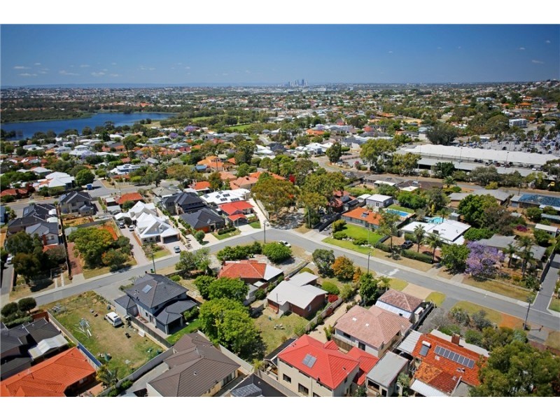 22 Taunton Way, Karrinyup WA 6018