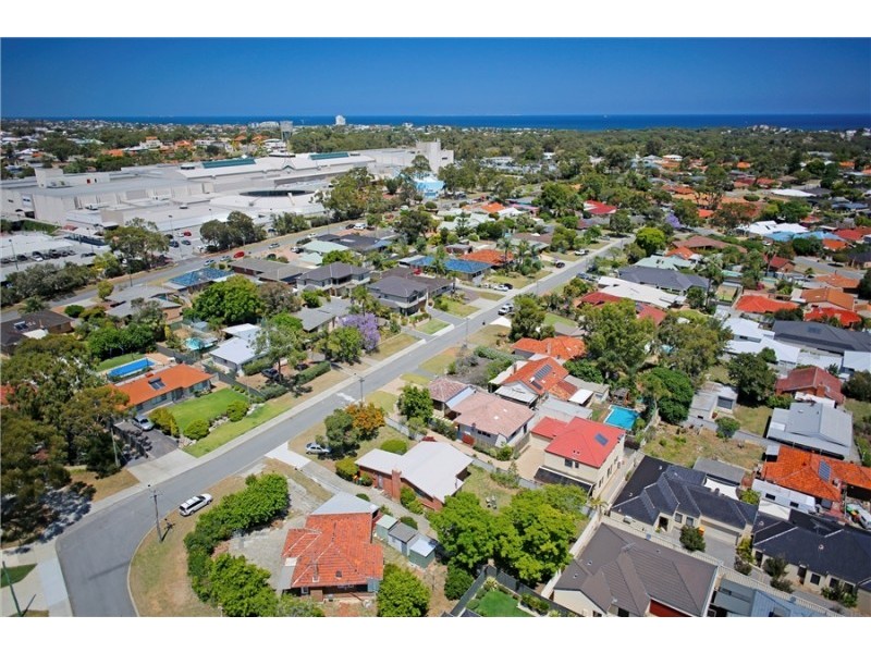 22 Taunton Way, Karrinyup WA 6018