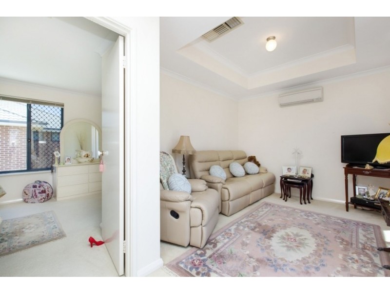 2/135 Alice Street, Doubleview WA 6018