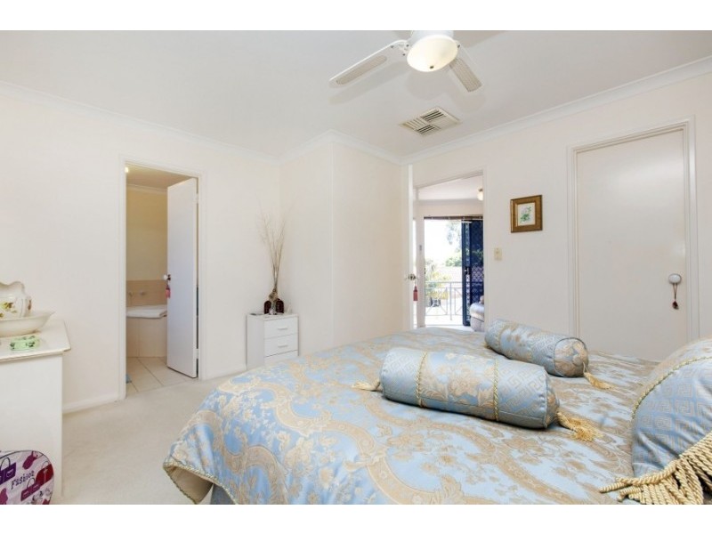 2/135 Alice Street, Doubleview WA 6018