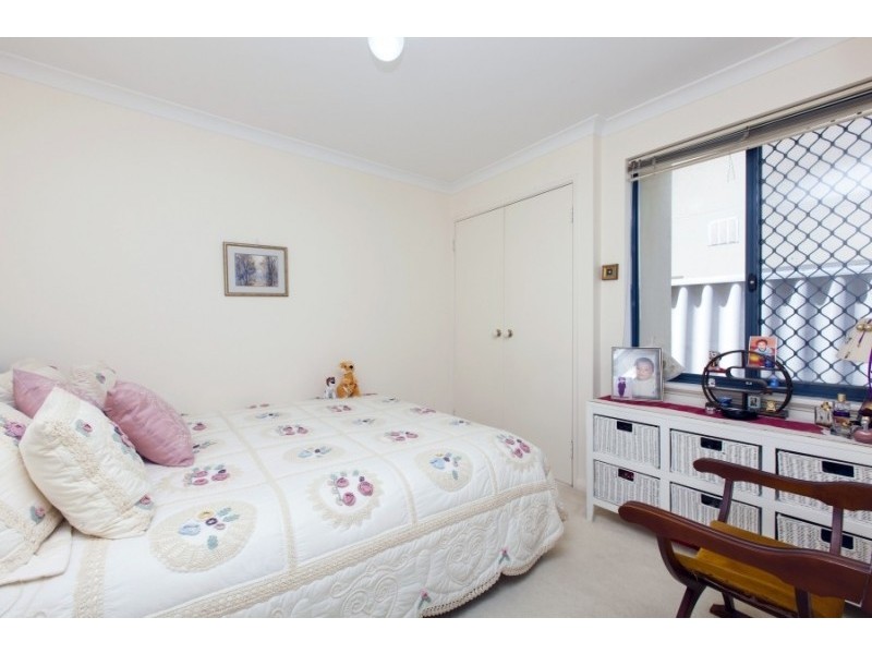 2/135 Alice Street, Doubleview WA 6018