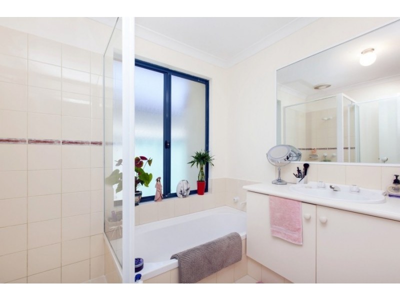 2/135 Alice Street, Doubleview WA 6018