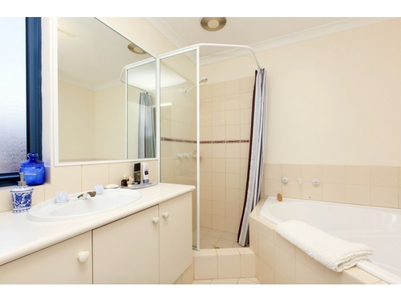 2/135 Alice Street, Doubleview WA 6018