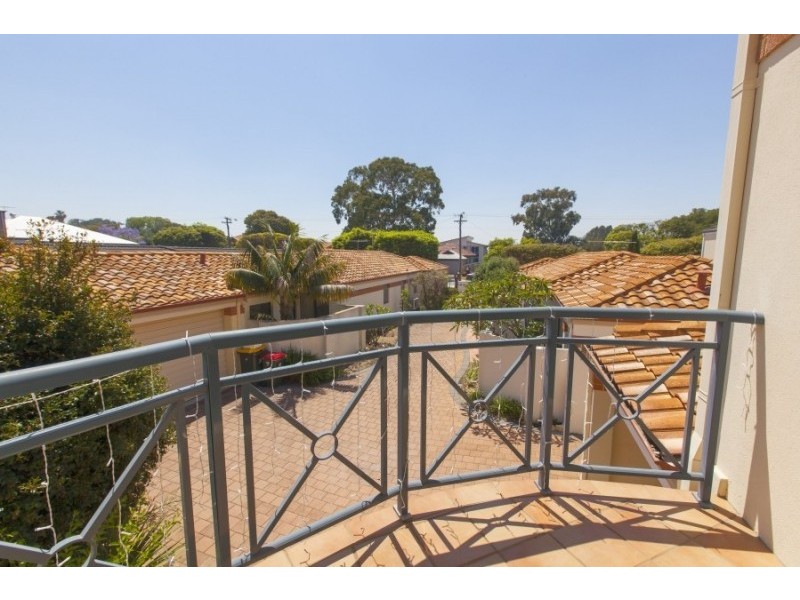 2/135 Alice Street, Doubleview WA 6018