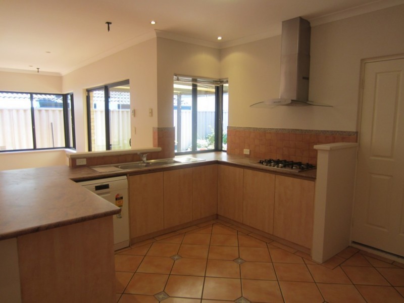 20A Laurence Road, Innaloo WA 6018