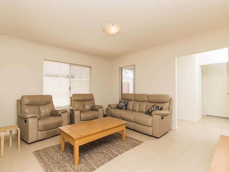 8A Dunster Road, Innaloo WA 6018