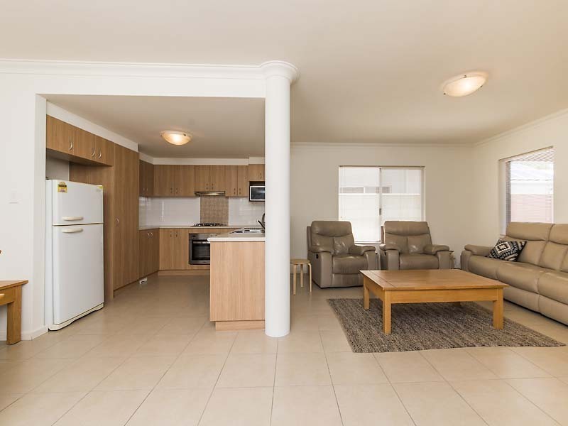 8A Dunster Road, Innaloo WA 6018