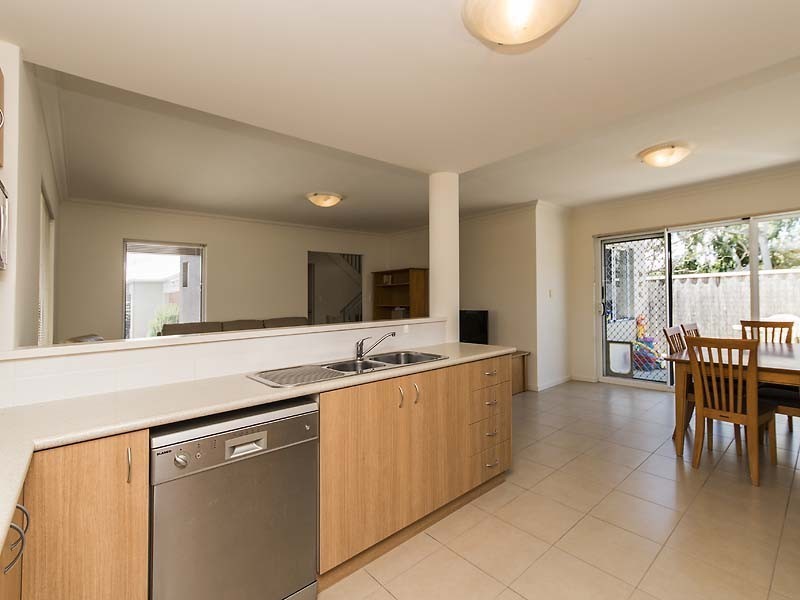 8A Dunster Road, Innaloo WA 6018