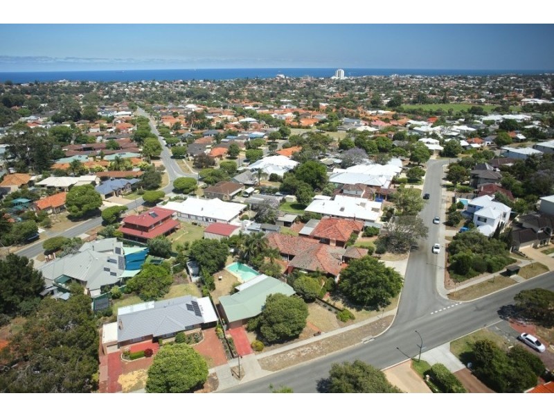 63 Queenscliffe Road, Doubleview WA 6018