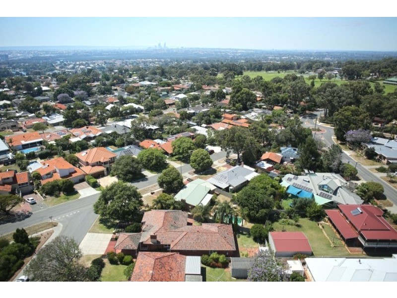 63 Queenscliffe Road, Doubleview WA 6018