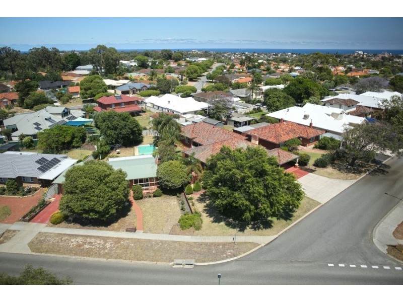 63 Queenscliffe Road, Doubleview WA 6018