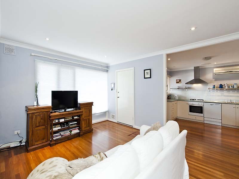 13F Calvert Way, Girrawheen WA 6064