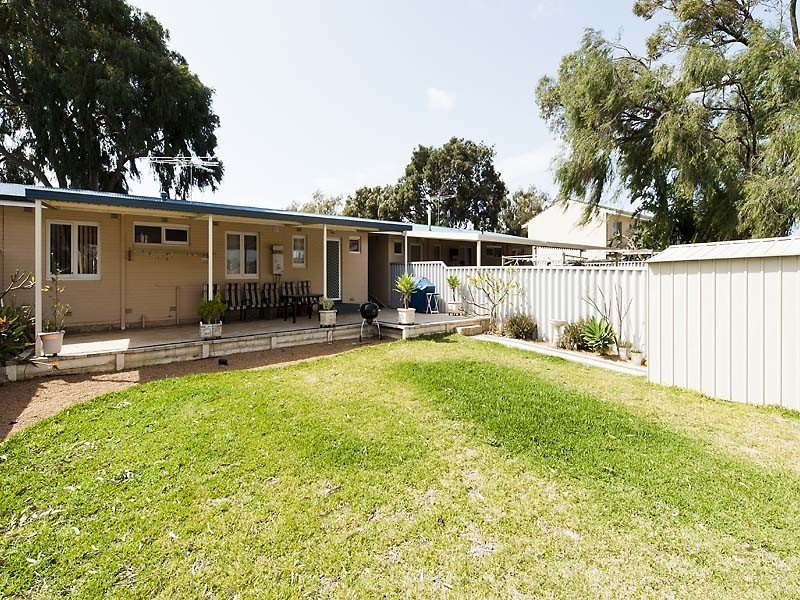 13F Calvert Way, Girrawheen WA 6064