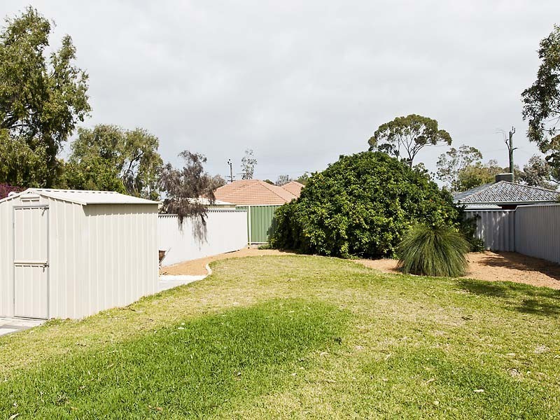 13F Calvert Way, Girrawheen WA 6064