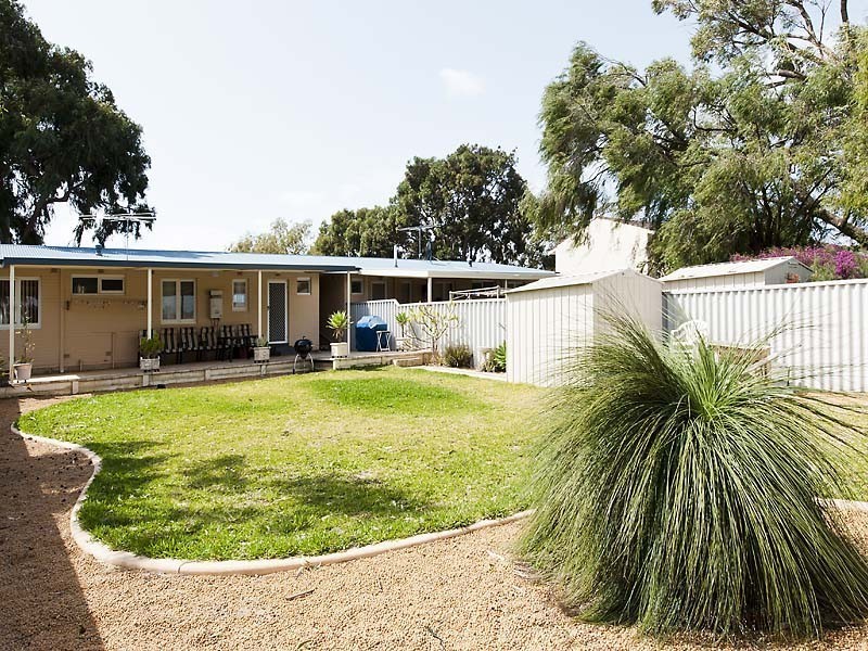 13F Calvert Way, Girrawheen WA 6064