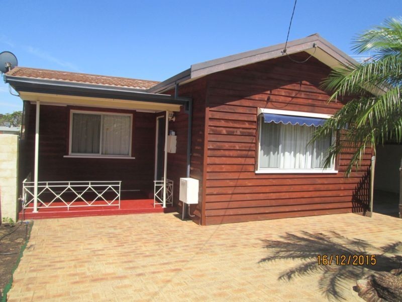 216 Holbeck Street, Doubleview WA 6018