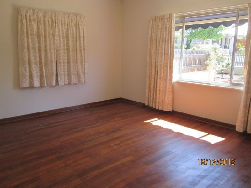 216 Holbeck Street, Doubleview WA 6018