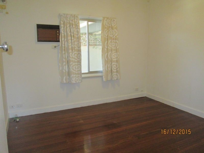 216 Holbeck Street, Doubleview WA 6018