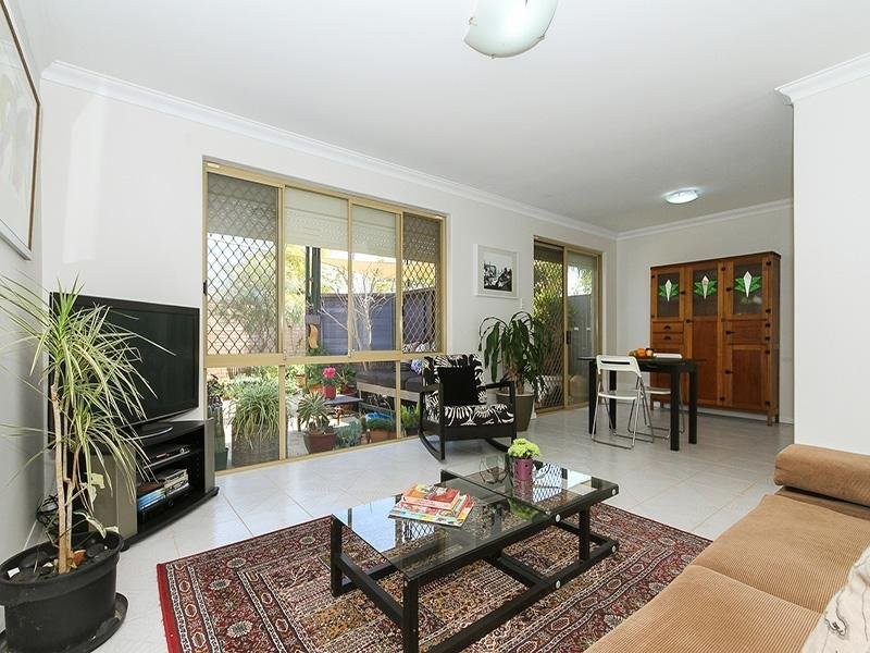 1/316 Grand Promenade, Dianella WA 6059