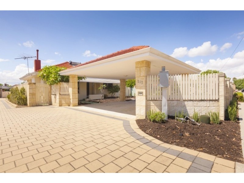 1/217 Treasure Road, Queens Park WA 6107