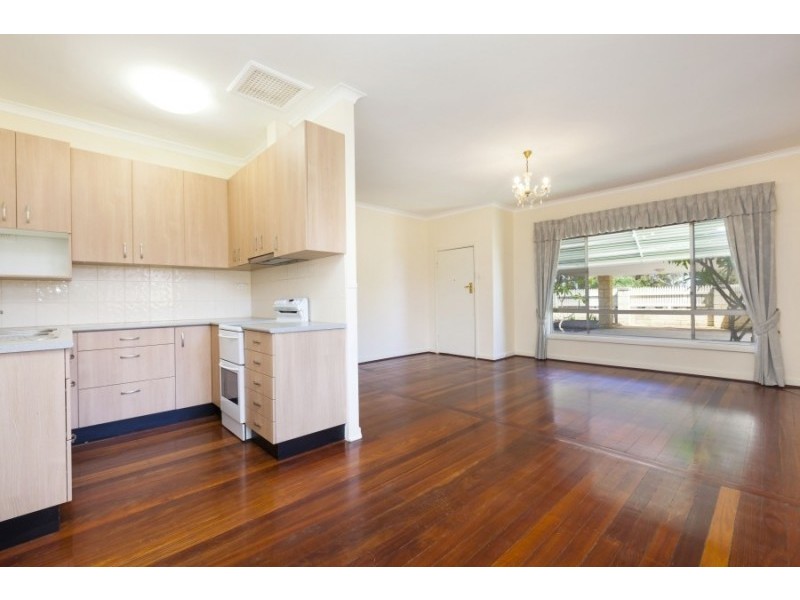1/217 Treasure Road, Queens Park WA 6107